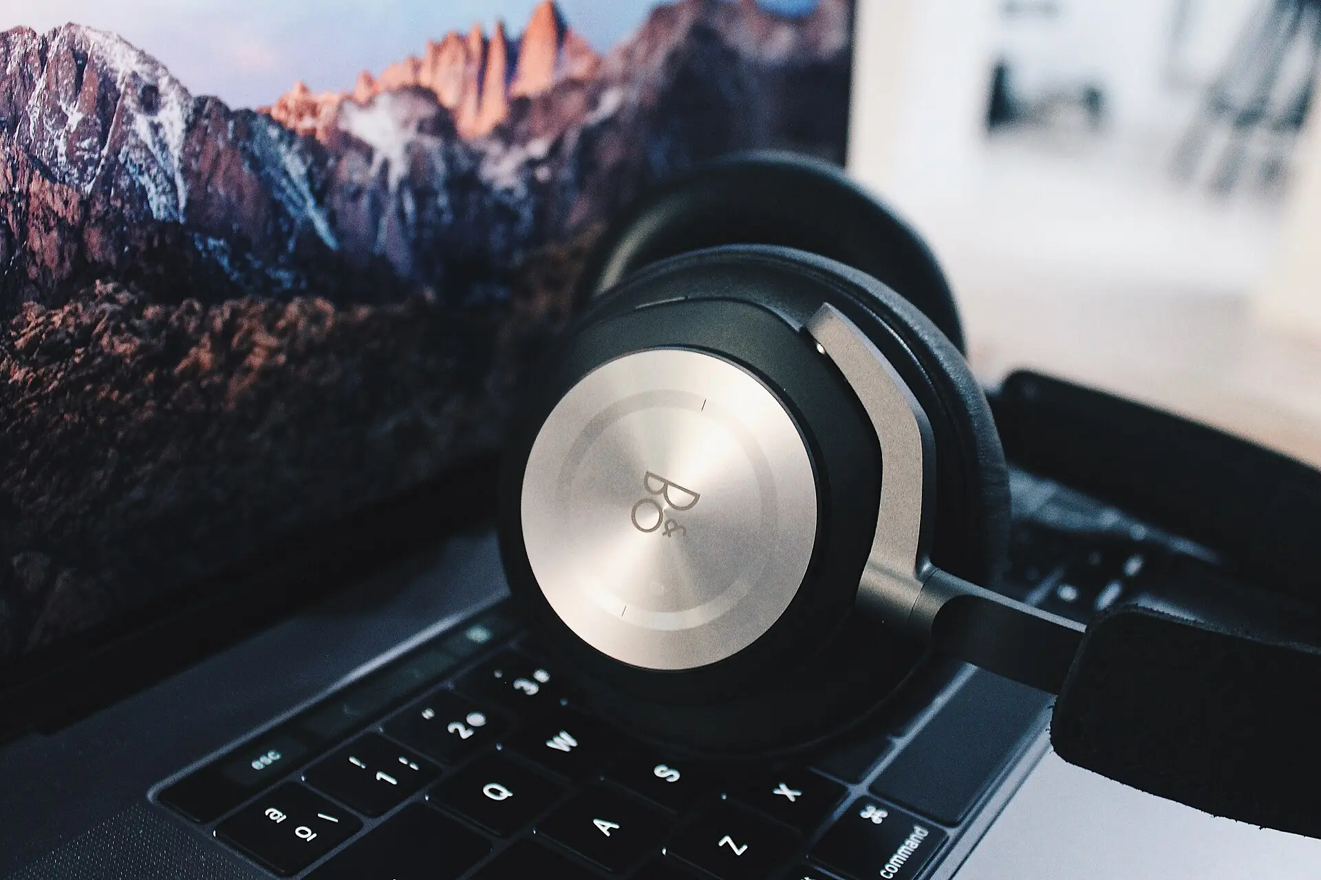 ที่มา: Wikimedia Commons การฟังหนังสือเสียง (Audiobook) ทางเลือกสำหรับคนไม่มีเวลาอ่าน